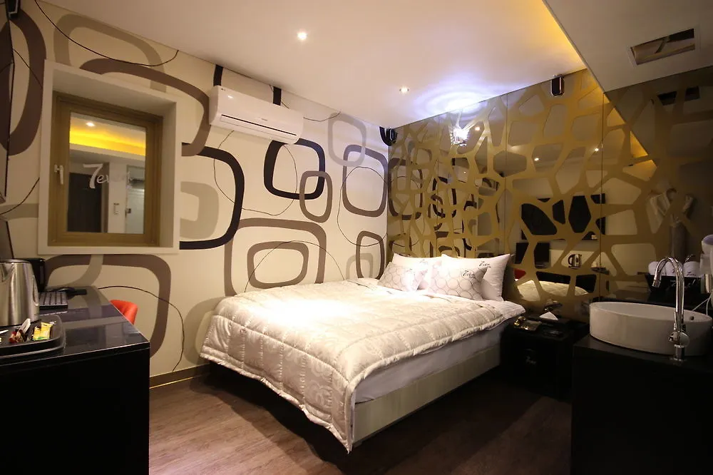 Seven Motel Busan 2*,